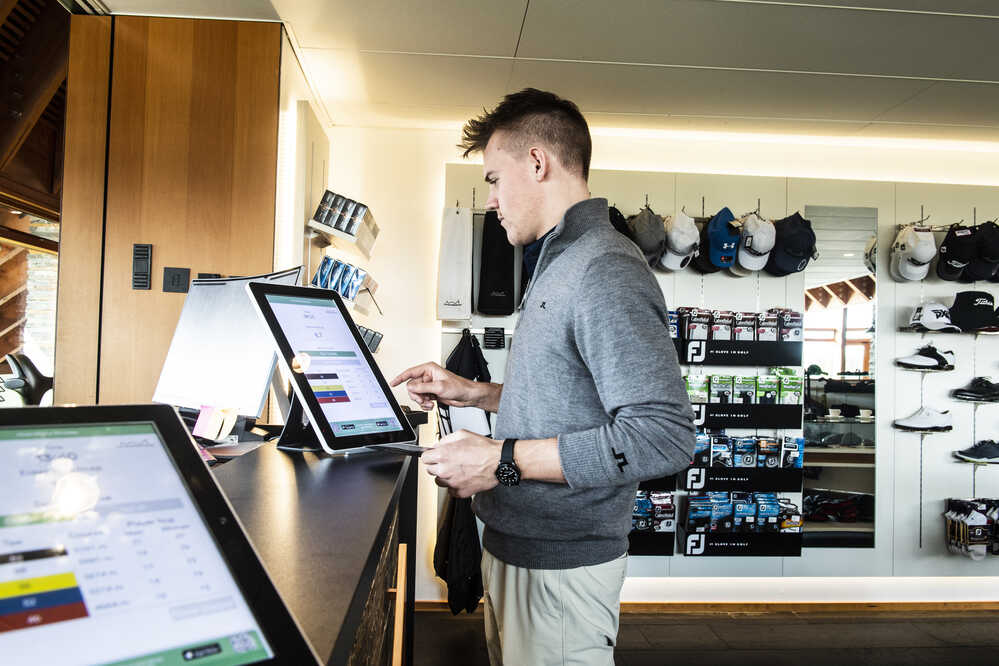 Pro Shop reception with 10- and 15-Inch Digital Conversion Table Pro Shop reception with 10- and 15-Inch Digital Conversion Table